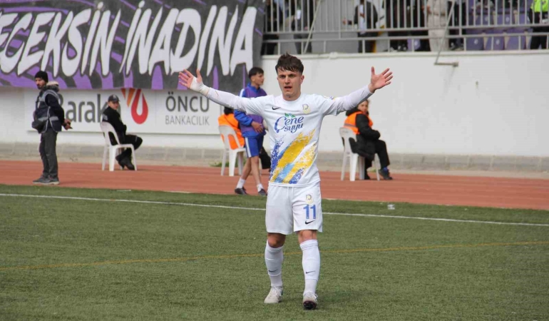 tff-2-lig-belediye-derincespor-2-giresunspor-1-UdO882jq.jpg
