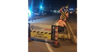 trafik-ve-yol-levhalarinin-onarimi-yapiliyor-StrhA12x.jpg