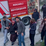 yasli-kadin-alevlerin-arasindan-son-anda-kurtarildi-8RYc3vCh.jpg