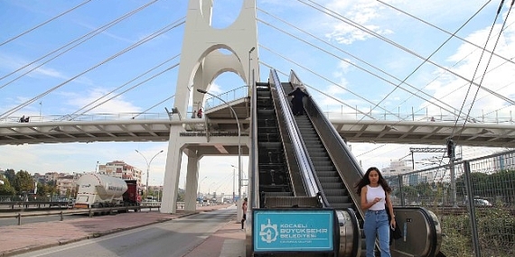 10 noktada yürüyen merdivenlere periyodik bakım