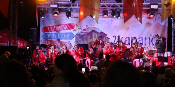 2. Kapanca Sokak Festivali’nde Edirne Belediye Bandosu rüzgarı esti