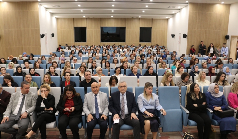 Kocaeli İl Sağlık Müdürlüğü Tarafından “Hemşirelerimiz Geleceğimiz” Paneli Gerçekleştirildi