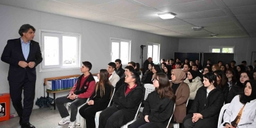 baskan-kocaman-liselilerin-taleplerini-dinledi-jTjCzzrZ.jpg