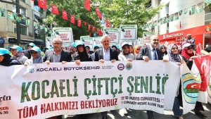 ciftcilerin-korteji-renkli-goruntulere-sahne-oldu-PWUhIkiu.jpg