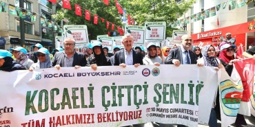 ciftcilerin-korteji-renkli-goruntulere-sahne-oldu-PWUhIkiu.jpg