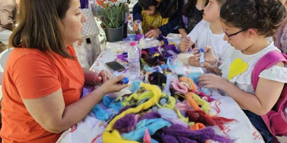 Çocuklardan annelerine özel hediye