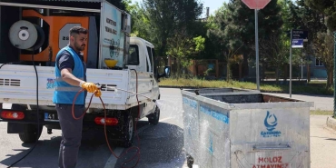 cop-konteynerleri-yerinde-yikaniyor-rhCMtcnc.jpg
