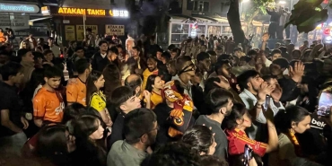 fenerbahce-formasi-ile-galatasarayin-sampiyonlugunu-kutladi-qViXefQk.jpg
