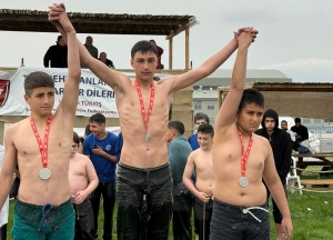 golcuklu-pehlivanlar-basariya-doymuyor-qXGmluA5.jpg