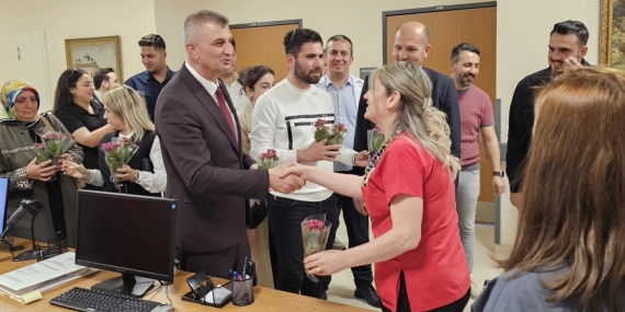 Hemşirelere sürpriz kutlama