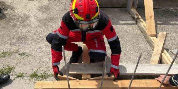 İtfaiyeden tahkimat ve iple erişim eğitimi