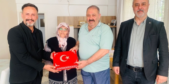 İzmit Belediyesinden Derince’deki Kıbrıs Gazilerine vefa ziyareti