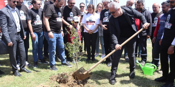 İzmit Belediyesinin katkılarıyla Prof. Dr. Ümit Özdağ Hatıra Ormanı açıldı