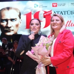 kapanca-sokakta-19-mayis-coskusu-reyhan-karaca-konseriyle-taclandi-iMfqBsR2.jpeg
