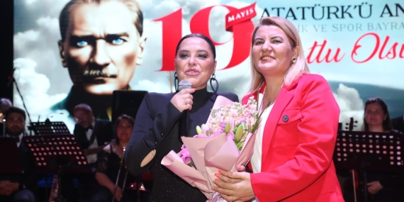 Kapanca Sokak’ta 19 Mayıs coşkusu Reyhan Karaca konseriyle taçlandı