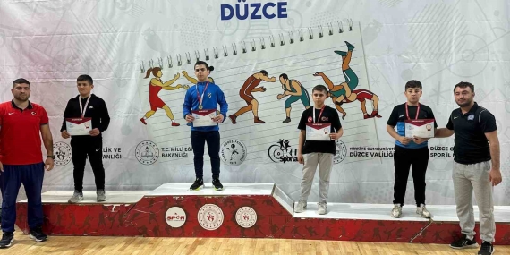 Kartepeli güreşçi Türkiye şampiyonu oldu