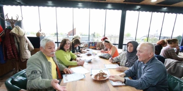 koca-cinarlar-siir-dinletisinde-bulustu-a71vrvgt.jpg