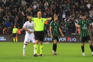 kocaelispor-en-cok-karti-sakaryaspor-macinda-gordu-HfdRXxnm.jpg