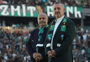kocaelispora-baskan-araniyor-gbH2CVrw.jpg