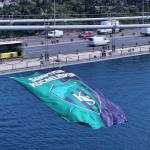kocaelisporun-bayragi-istanbul-bogazinda-dalgalandi-CkOsykh6.jpg