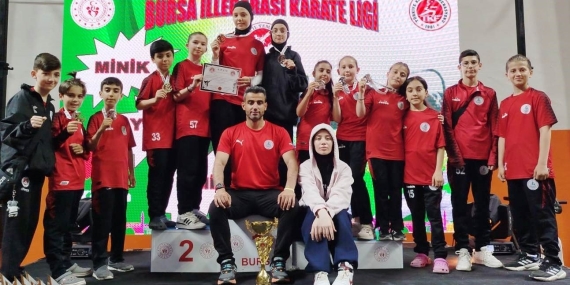 Körfezli karateciler Bursa’dan 9 madalya ile döndü