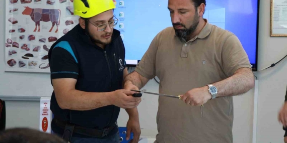 Kurban kesim kursuna yoğun ilgi