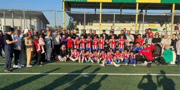 minik-yildizlar-namaglup-sampiyon-oldu-5bQ4UMw8.jpg