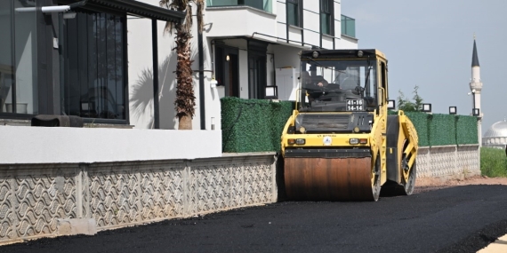 Sarımeşe Mahallesi’ne 750 tonluk asfalt