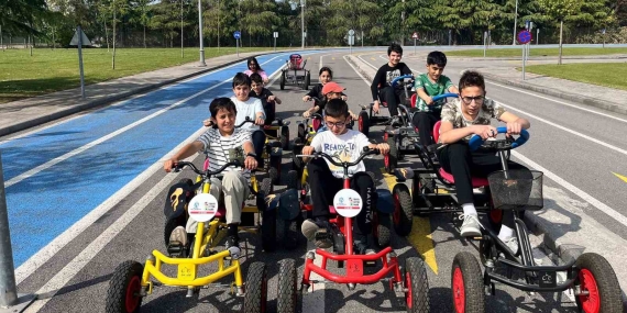 Trafik kurallarını eğlenerek öğrendiler