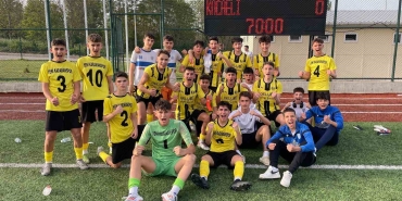 u15-turkiye-sampiyonasinin-bilecik-etabinin-sampiyonu-yenikaramanspor-oldu-Pzf5VaLs.jpg
