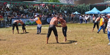 17-sekapark-altin-kemer-yagli-guresleri-basliyor-vlqWycF9.jpg