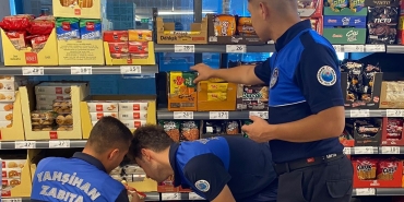 Vatandaş şikayet etti, marketten binlerce tarihi geçmiş ürün çıktı