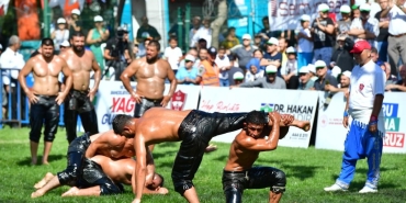 Sekapark Güreşleri’nin başpehlivanı Orhan Okulu oldu