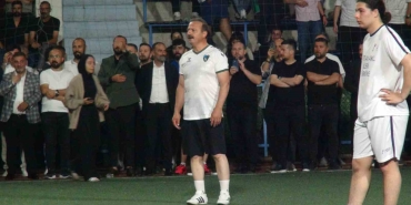 agiralioglu-hali-sahada-mac-yapti-ortaya-renkli-goruntuler-cikti-ByseqV6X.jpg