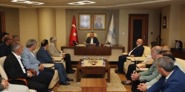 baskan-buyukakin-guven-tazeleyen-federasyon-baskani-ve-yonetimini-agirladi-jjjlnDhh.jpg