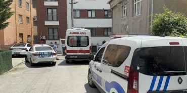 bicakli-kavgada-2-kardes-ve-polis-memuru-yaraladi-IujKeBGF.jpg