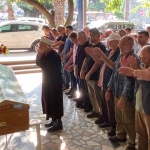 demet-akalin-kuzenini-son-yolculuguna-ugurladi-TXNAIZmk.jpg