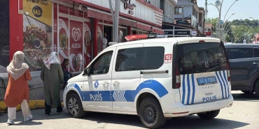 elini-kiyma-makinesine-kaptiran-kadinin-parmaklari-koptu-UWPvQ5c9.jpg