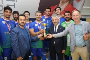 izmit-belediyesinden-babalar-gunune-ozel-en-baba-turnuva-XCHJmnH9.jpeg