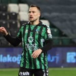 josip-vukovicten-kocaelispor-camiasina-duygusal-veda-UEf839bn.jpg