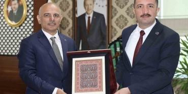 korfez-belediyesi-ve-sivas-imranli-kardes-belediye-oldu-JwawLbla.jpg