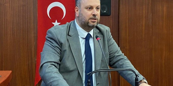 Küçükkaya’dan Büyükşehir’e: “Bir yıl önce olmaz dedikleri ‘Arabalı Vapur’ şimdi proje oldu”