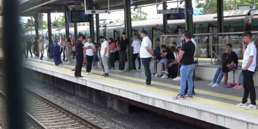 marmarayda-teknik-ariza-yolcular-aktarma-yaparak-seyahat-etti-g6ahEUIQ.jpg