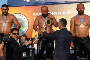 orhan-okulu-sekaparkta-altin-kemerin-sahibi-oldu-tXTws74O.jpg