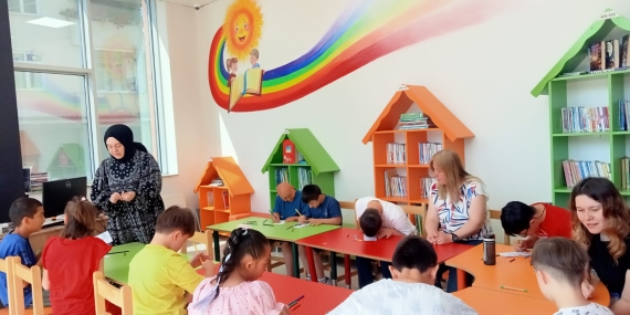 Özel çocuklar İZGİM’de kitaplarla ve el sanatlarıyla tanıştı 