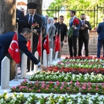 sehitliklerde-huzunlu-bayram-BYRfJBZT.jpg