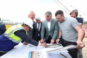 umuttepeye-dev-cami-ayni-anda-5-bin-kisi-ibadet-edebilecek-hfLspPWu.jpg