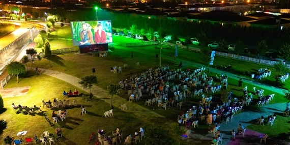 İzmit’te açık havada sinema keyfi