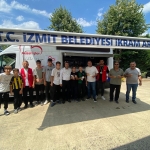 izmit-belediyesi-orhan-mahallesi-sakinleriyle-cuma-namazi-cikisi-bulustu-s3fcwLUI.jpeg