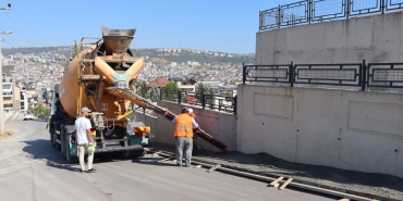 izmit-belediyesinden-karadenizliler-mahallesine-yeni-kaldirim-2SaqPfAB.jpeg